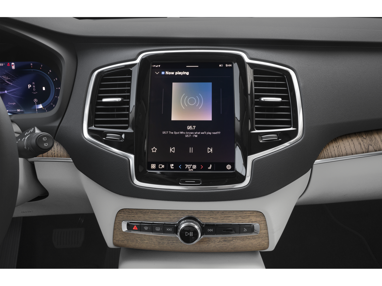 2025 Volvo XC90 B5 Core