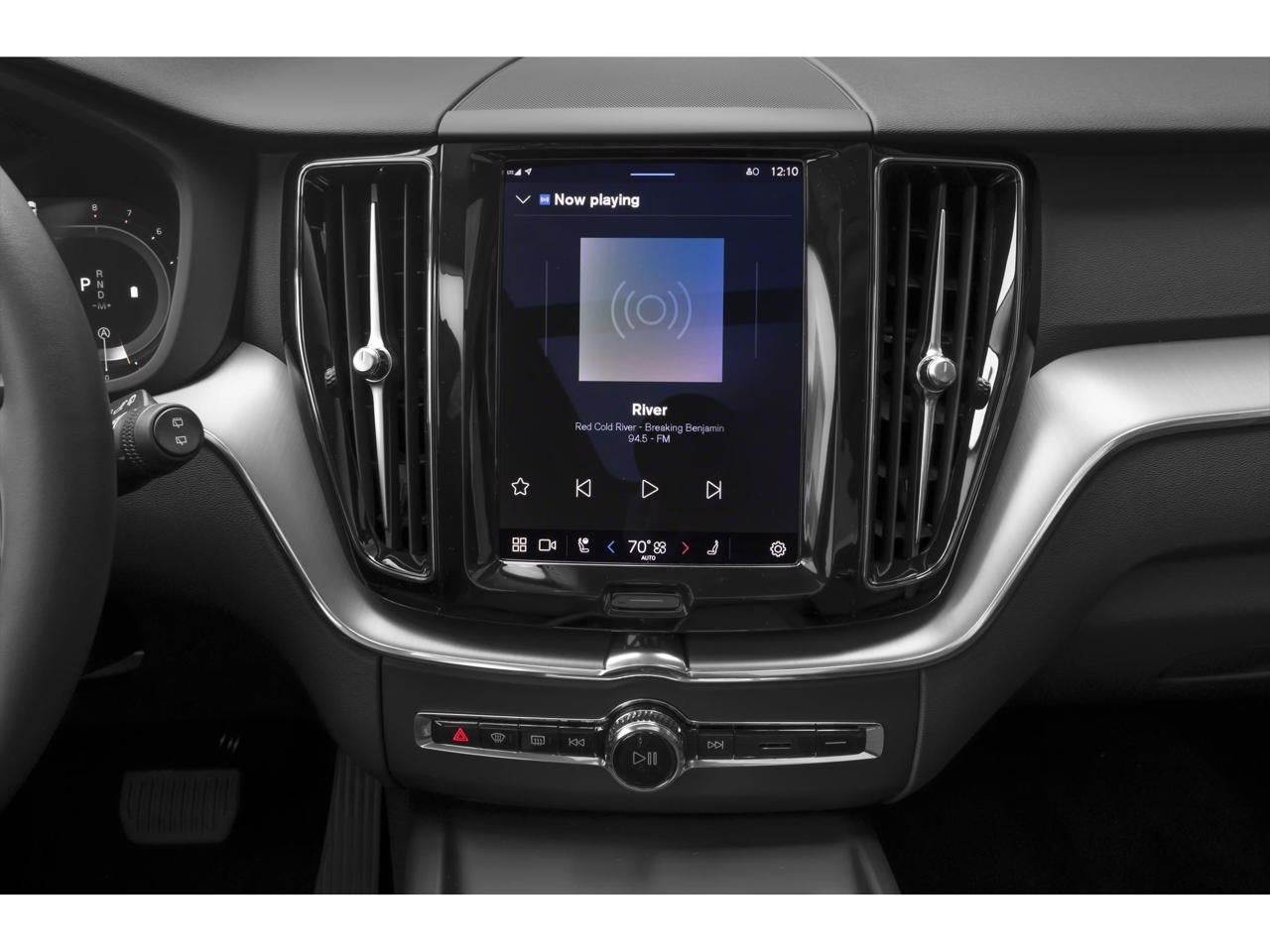 2025 Volvo XC60 B5 Plus