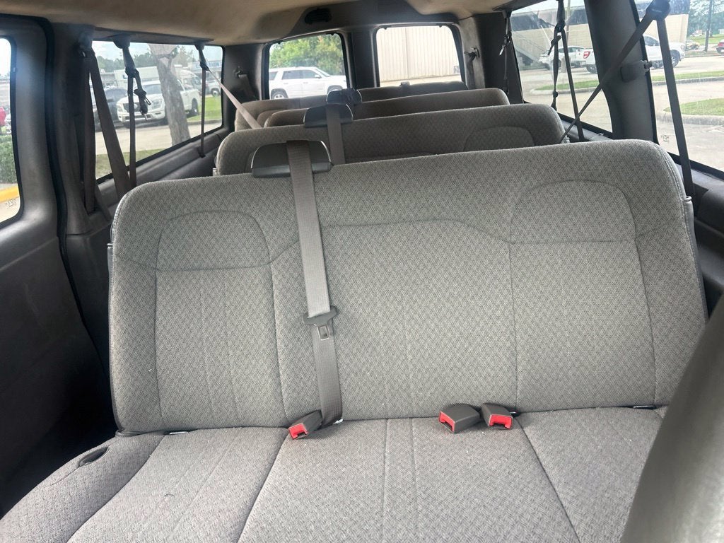 2017 Chevrolet Express Passenger 3500 LT
