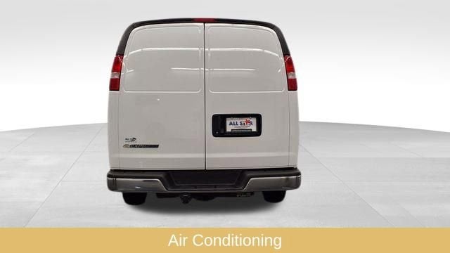 2025 Chevrolet Express Cargo WT