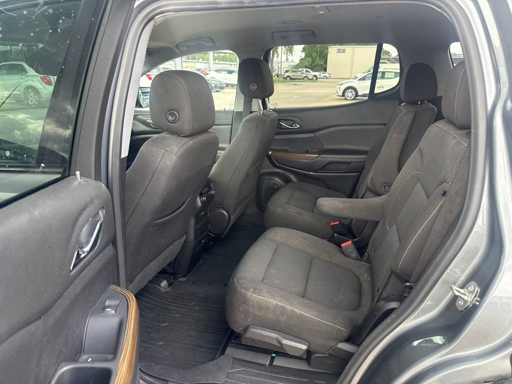 2022 GMC Acadia SLE