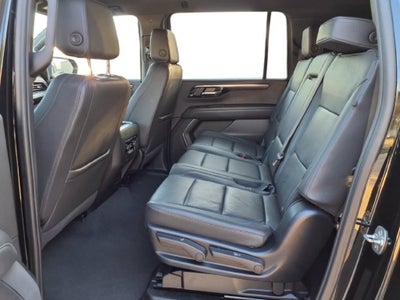 2025 Chevrolet Suburban LT