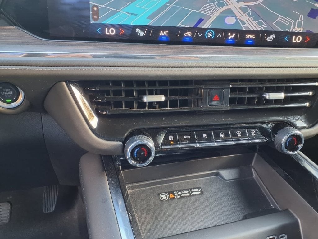 2025 Chevrolet Suburban LT