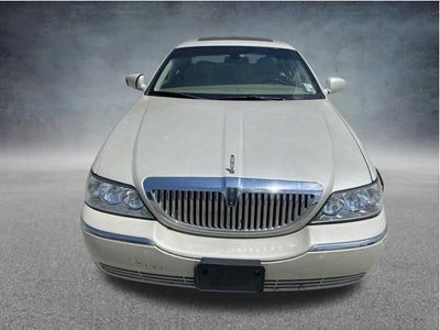 2006 Lincoln Town Car Signature Limited