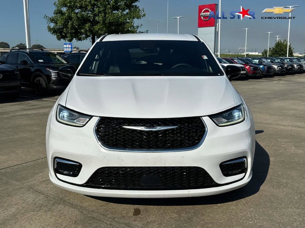 2025 Chrysler Pacifica Select