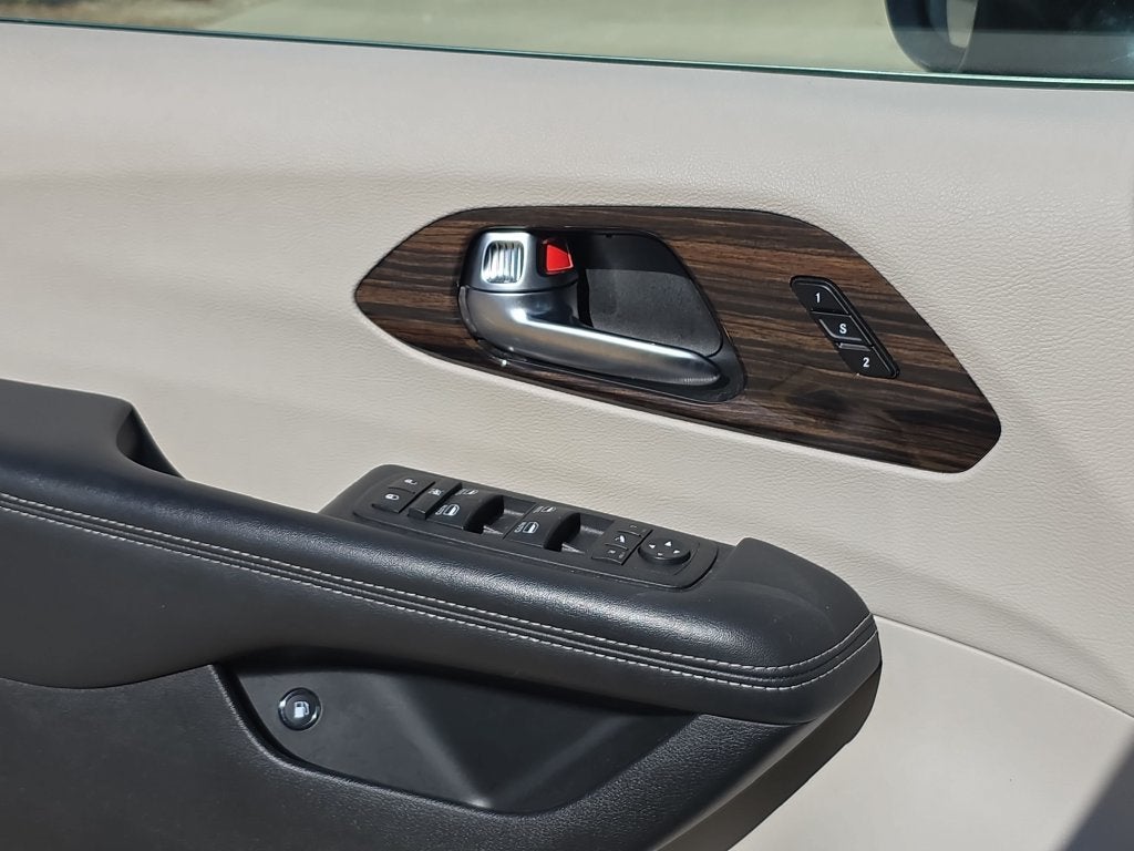 2023 Chrysler Pacifica Hybrid Limited