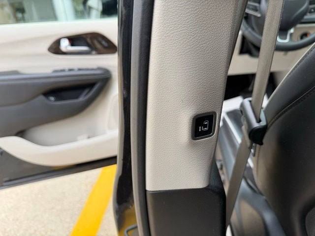 2023 Chrysler Pacifica Hybrid Limited