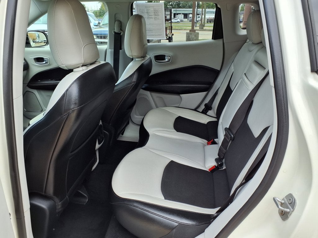 2019 Jeep Compass Latitude w/Sun/Wheel Pkg