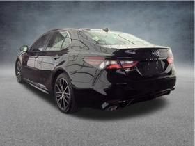 2024 Toyota Camry Hybrid SE