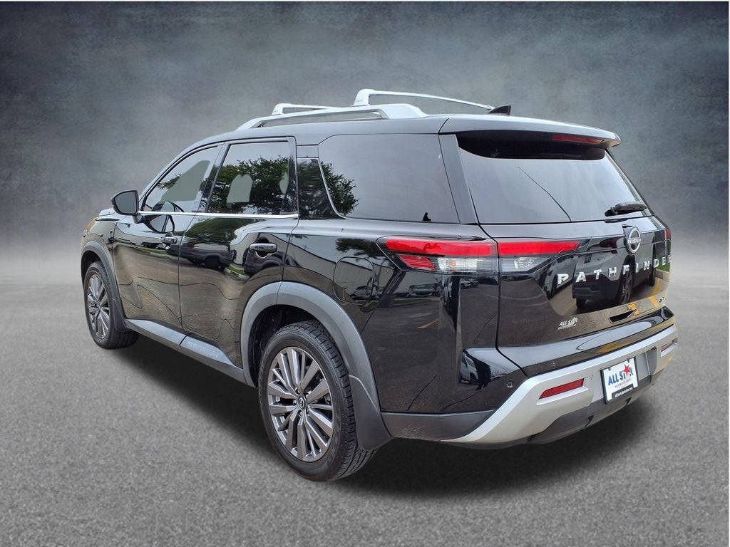 2022 Nissan Pathfinder SL