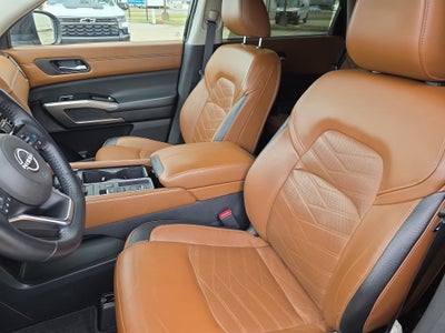 2023 Nissan Pathfinder Platinum