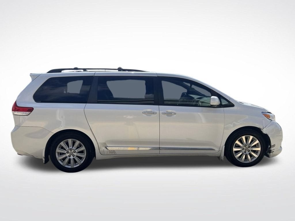 2011 Toyota Sienna XLE AAS