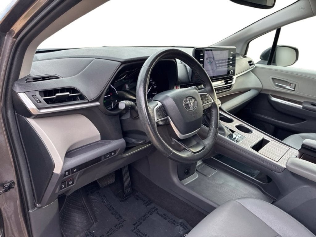 2024 Toyota Sienna XLE