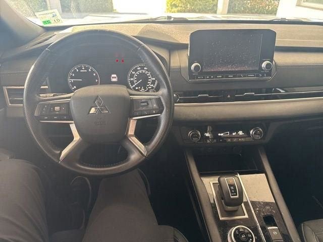 2022 Mitsubishi Outlander SE