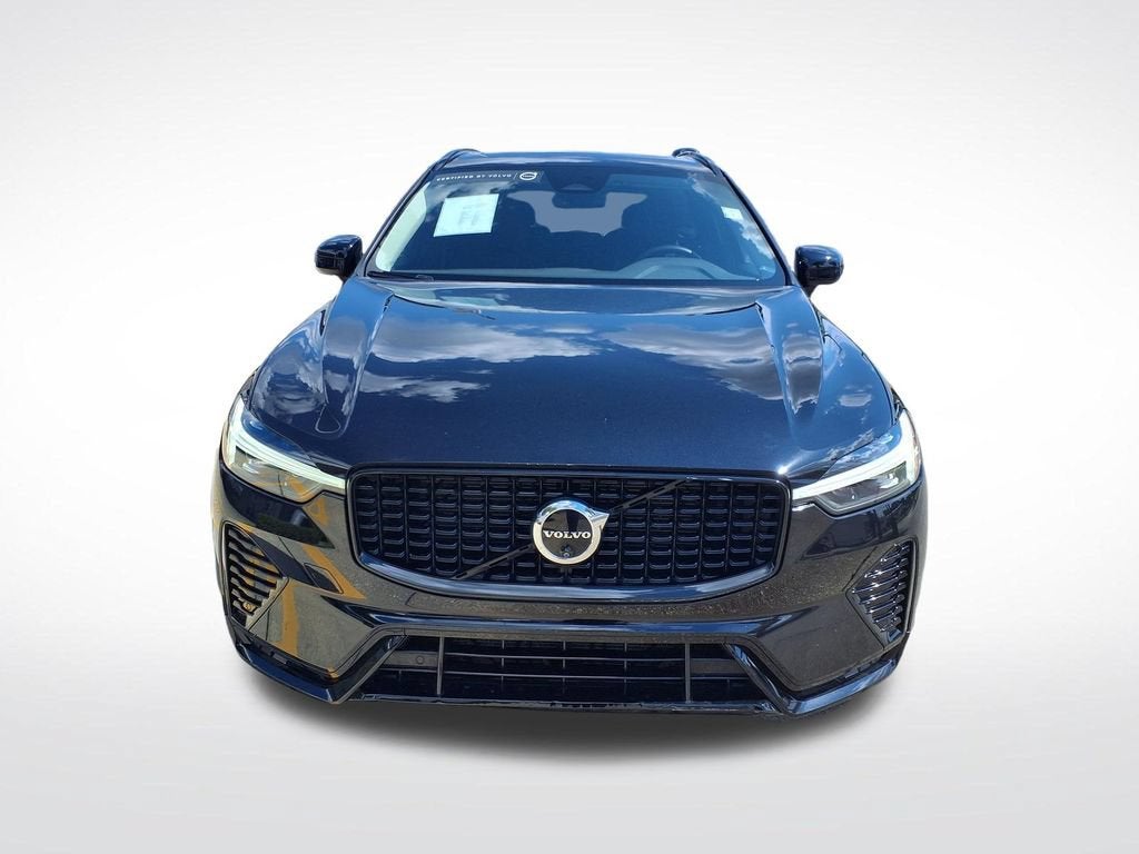 2024 Volvo XC60 Plus Dark Theme