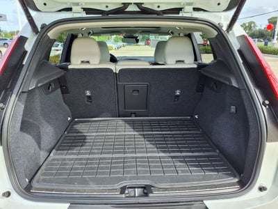 2023 Volvo XC40 Ultimate Bright Theme