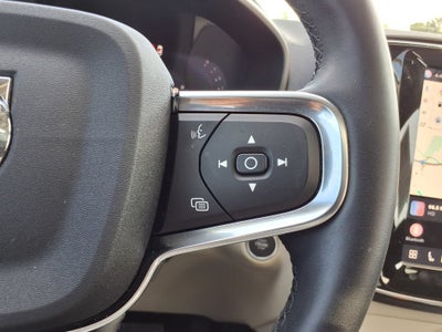 2023 Volvo XC40 Ultimate Bright Theme