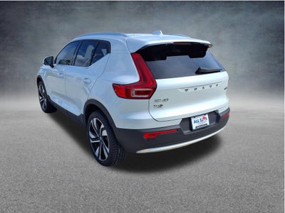 2023 Volvo XC40 Ultimate Bright Theme
