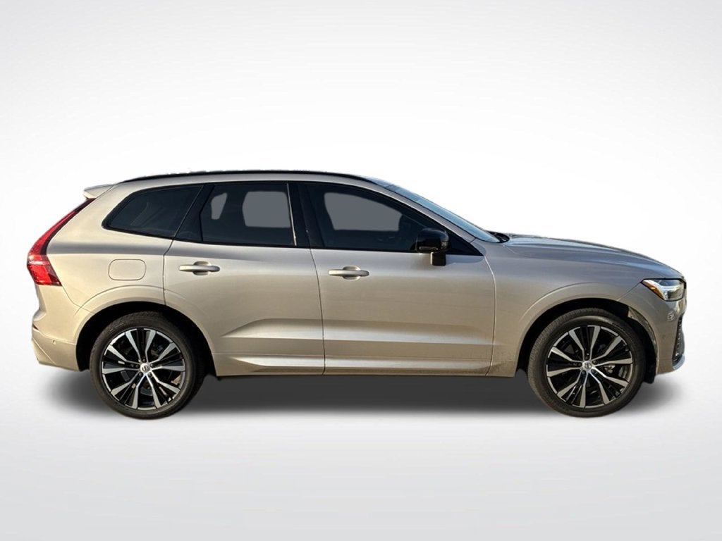 2025 Volvo XC60 Plus