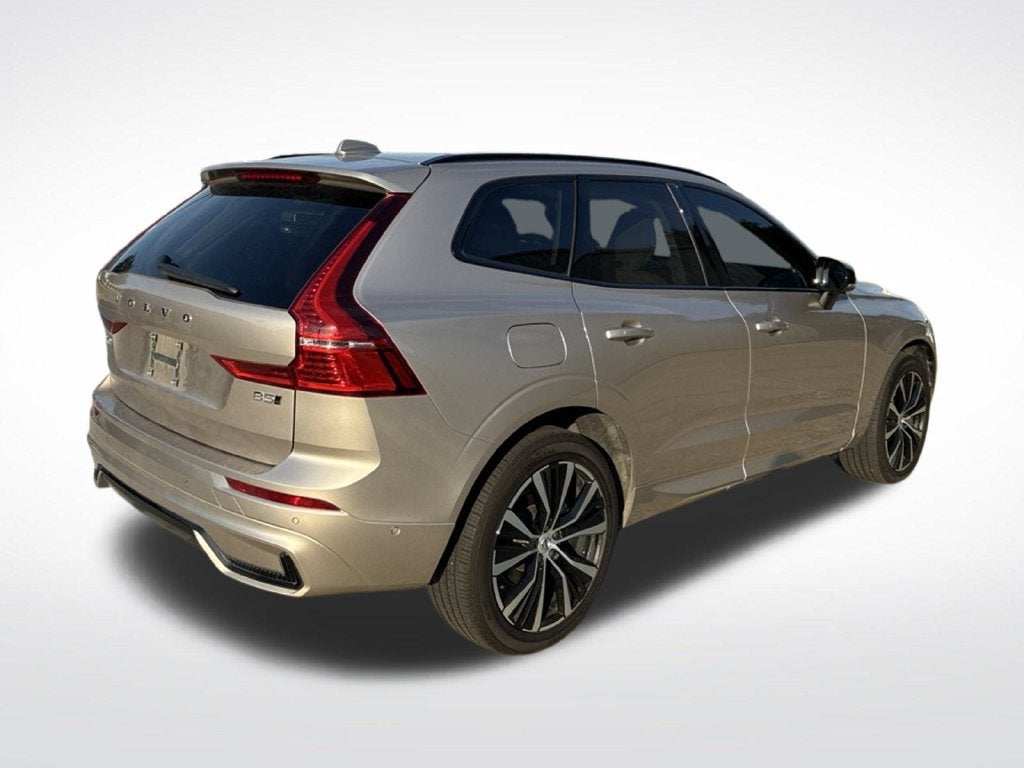 2025 Volvo XC60 Plus
