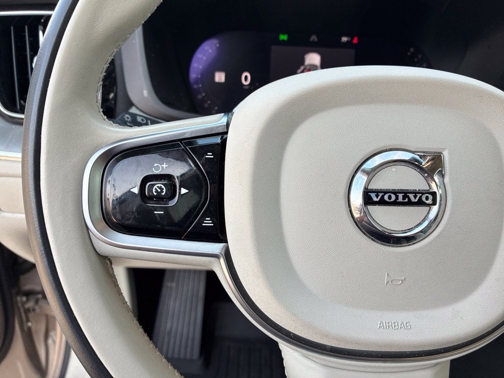 2025 Volvo XC60 Plus