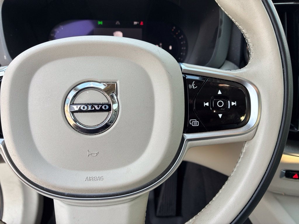 2025 Volvo XC60 Plus