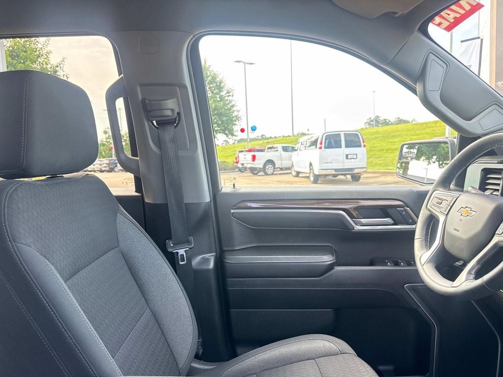 2025 Chevrolet Silverado 1500 LT LT1