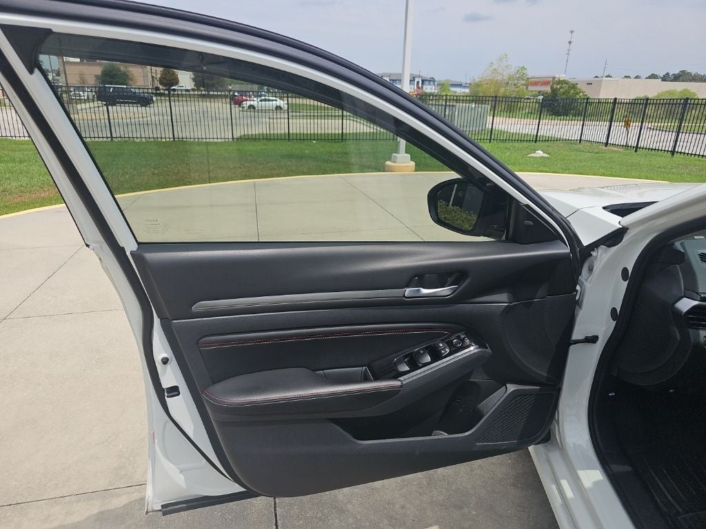 2023 Nissan Altima 2.0 SR