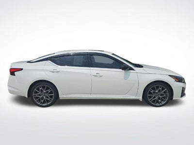 2023 Nissan Altima 2.0 SR