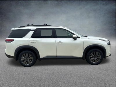 2023 Nissan Pathfinder SV