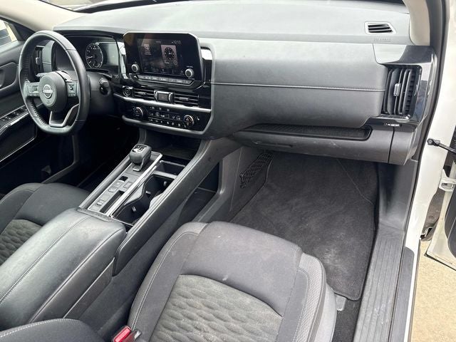 2023 Nissan Pathfinder SV