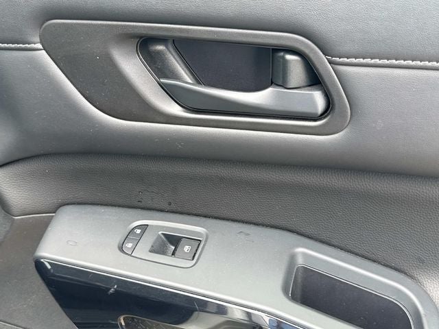 2023 Nissan Pathfinder SV