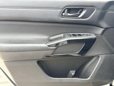 2023 Nissan Pathfinder SV