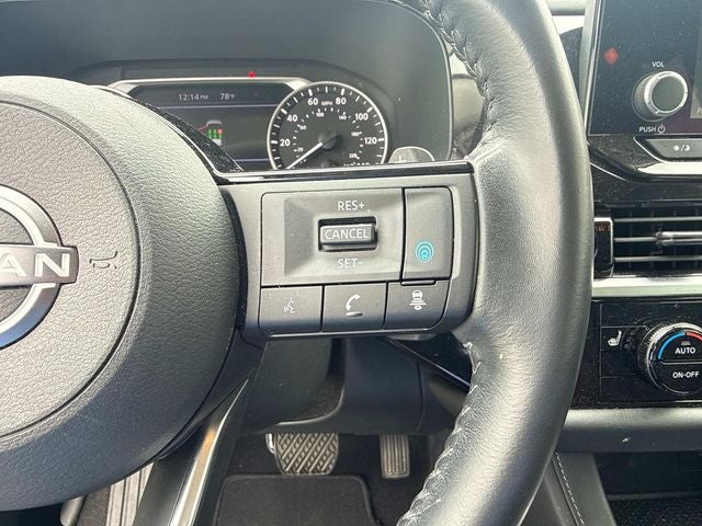 2023 Nissan Pathfinder SV