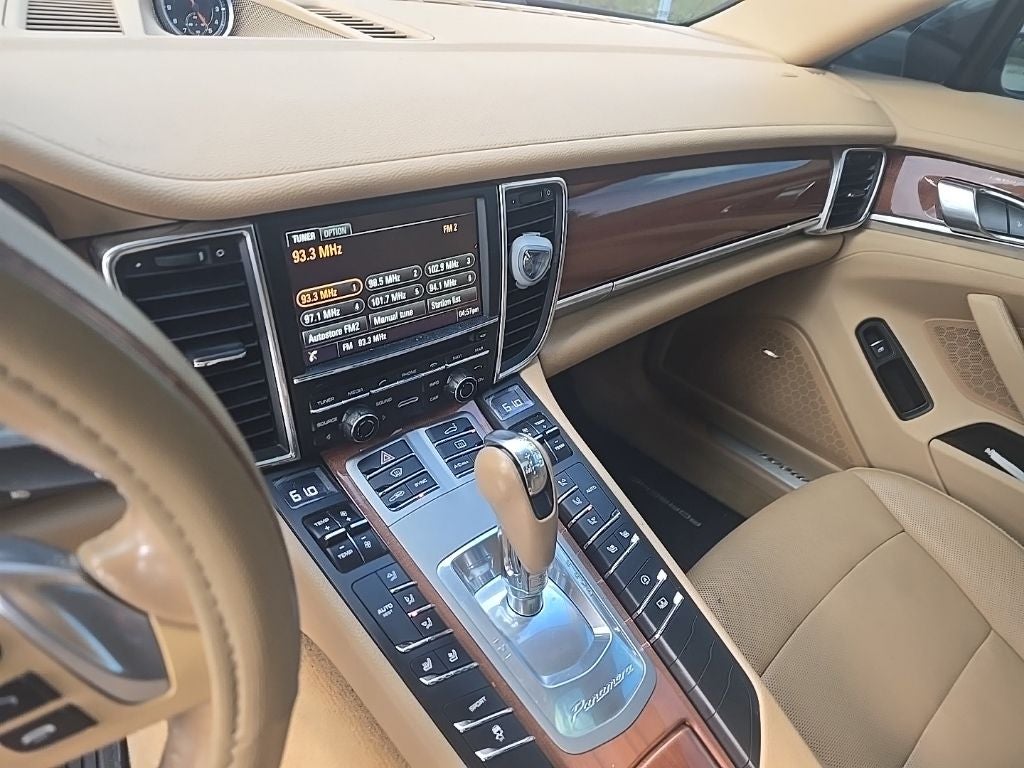 2014 Porsche Panamera 4
