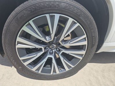 2020 Volvo XC90 T6 Momentum