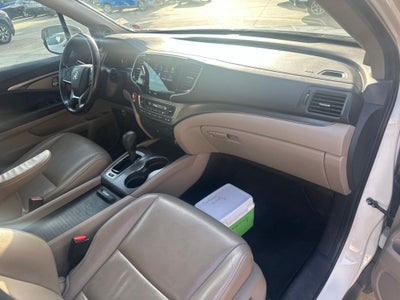 2019 Honda Pilot EX-L w/Navigation and Rear Entertainment System