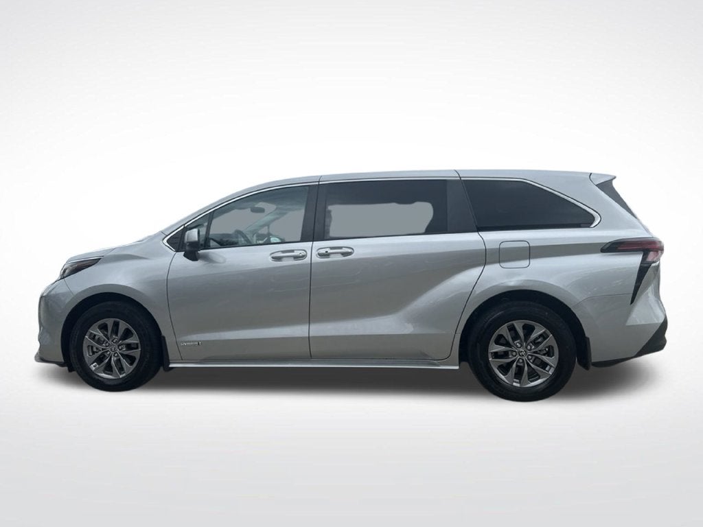 2021 Toyota Sienna LE
