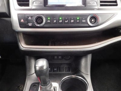 2017 Toyota Highlander LE