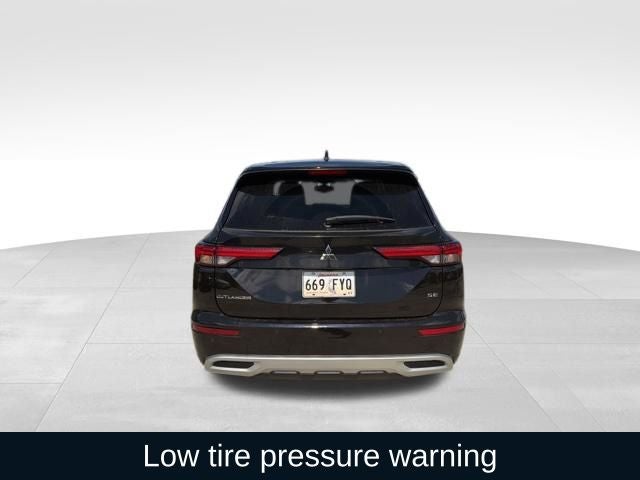 2023 Mitsubishi Outlander SE