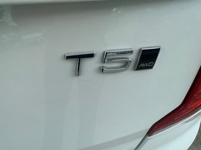 2019 Volvo XC90 T5 Momentum