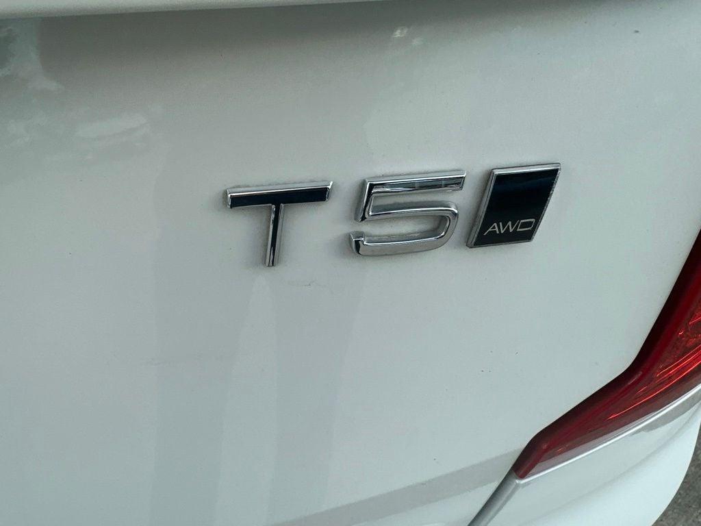 2019 Volvo XC90 T5 Momentum
