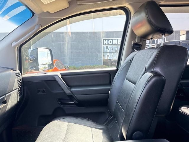 2010 Nissan Titan LE