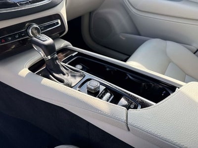 2019 Volvo XC90 Momentum
