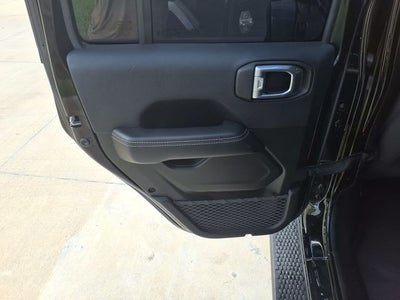 2022 Jeep Wrangler Unlimited Sahara 4x4