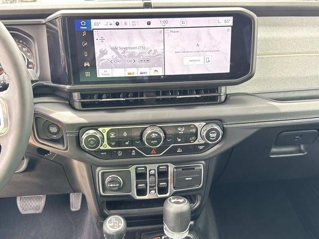 2024 Jeep Wrangler 4-Door Sahara 4x4