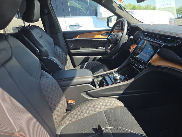 2022 Jeep Grand Cherokee Summit