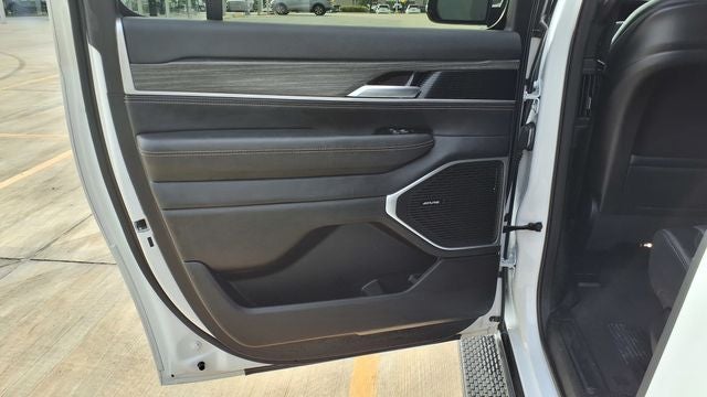 2024 Jeep Wagoneer L Series II 4x2