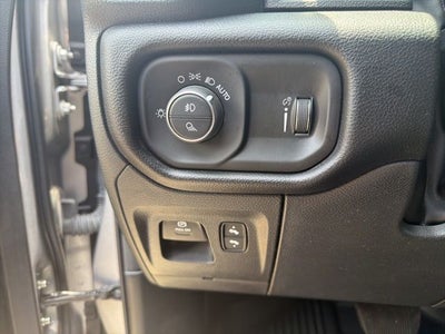 2022 RAM 1500 Big Horn Quad Cab 4x2 6'4' Box