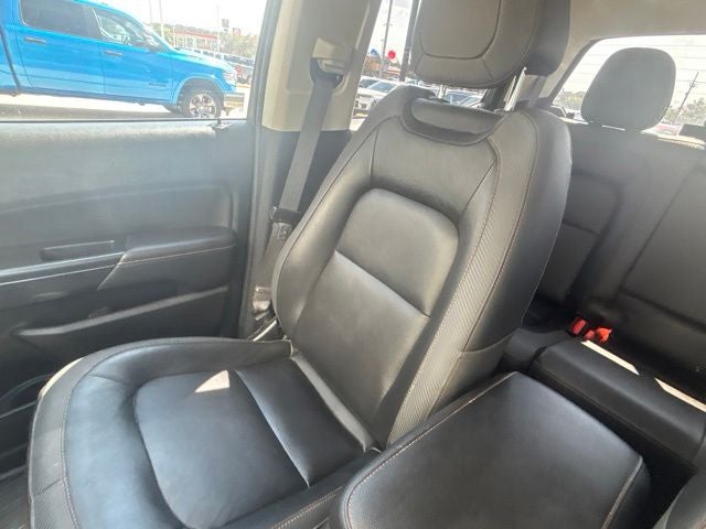 2022 GMC Canyon 4WD Crew Cab Short Box AT4 - Leather